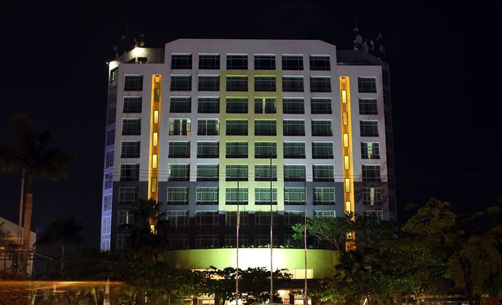 Grand Suka Hotel Pekanbaru Exterior photo