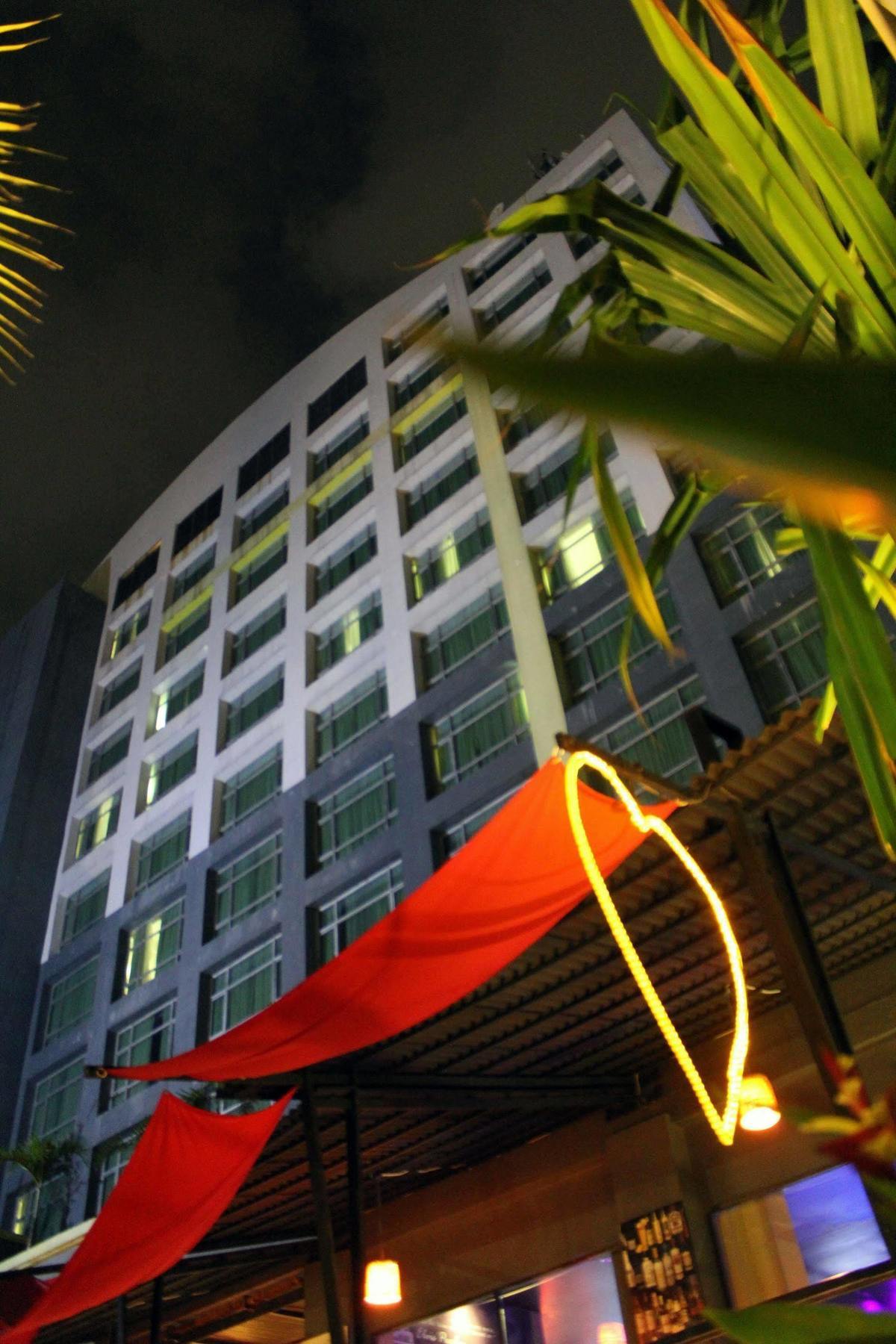 Grand Suka Hotel Pekanbaru Exterior photo